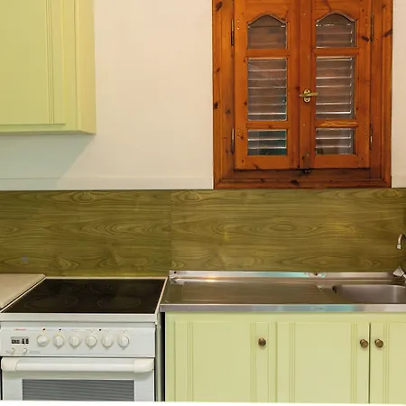 מלון דירות Depis Economy & 2*