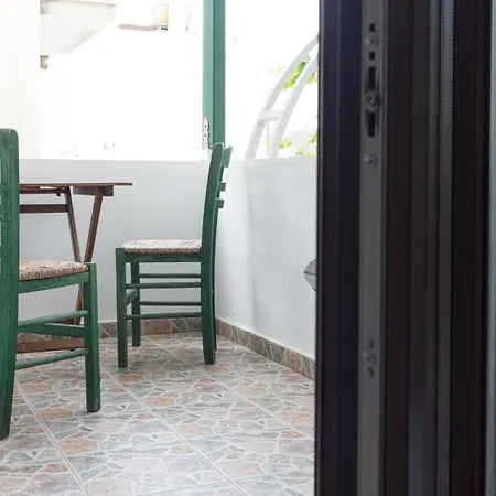 公寓式酒店 Depis Economy & Naxos City