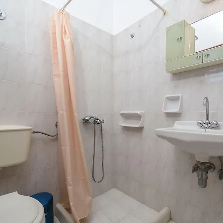 公寓式酒店 Depis Economy & Naxos City